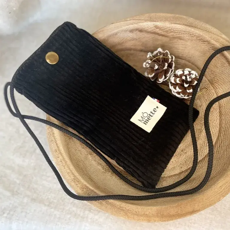 Pochette Simone noire 2 (1)_WEPB.webp
