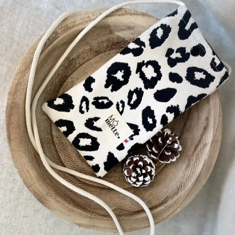 Pochette Frida Leopard N&B 3.webp